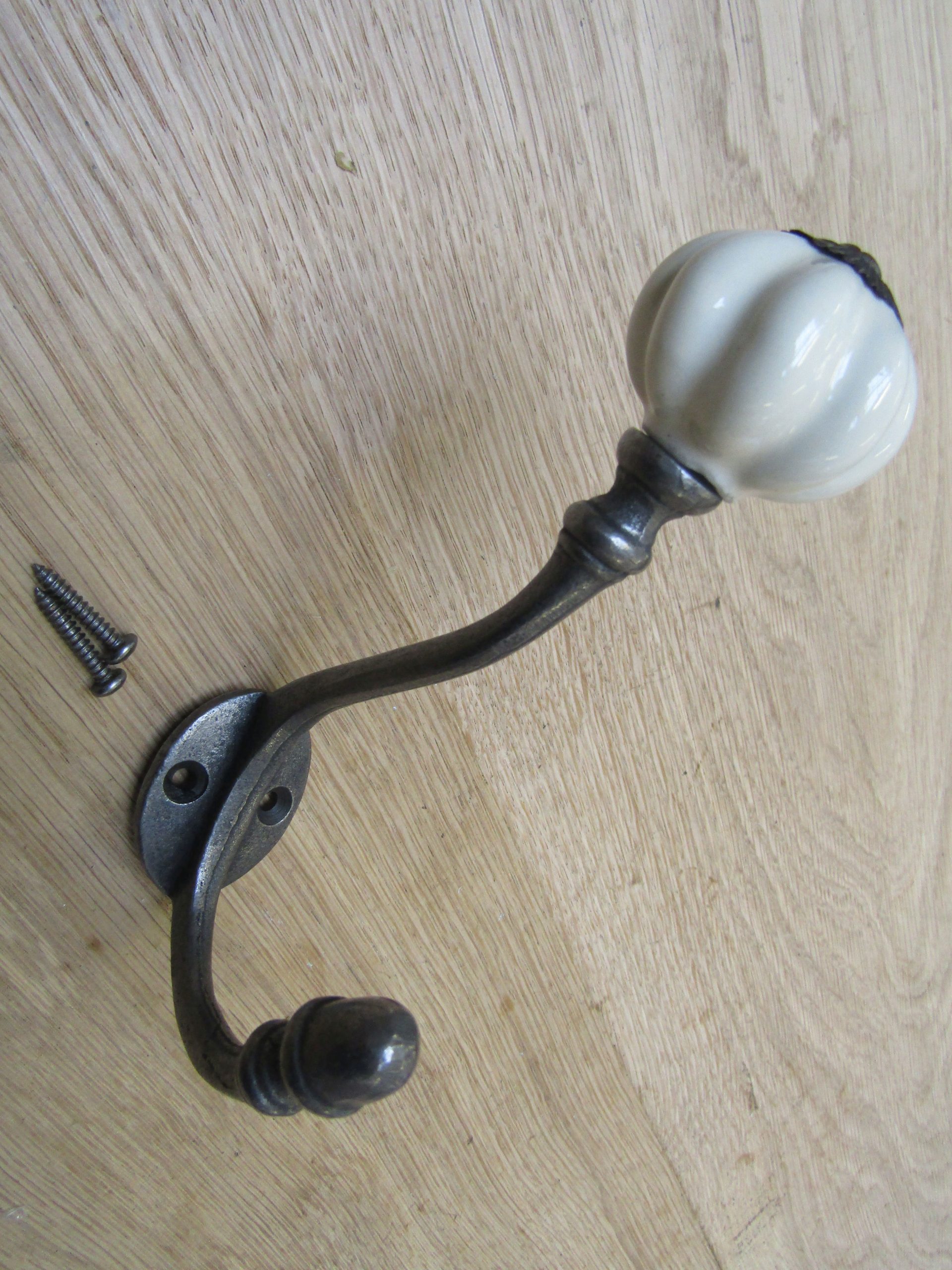 Pack Of 5 Pumpkin Ceramic Coat Hooks Large Cream