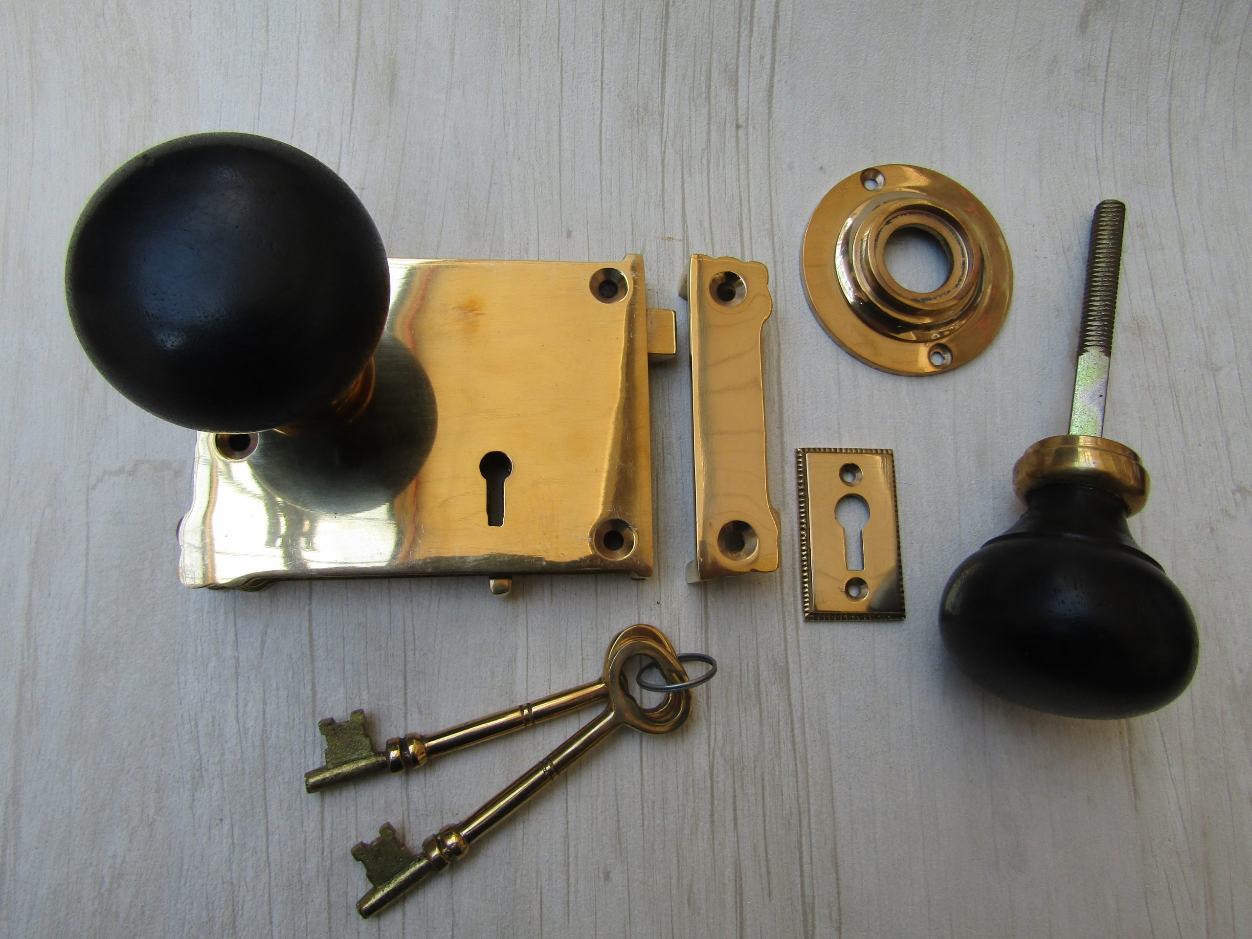 East Lake Rim Lock & Plain Bun Ebony + Brass Set