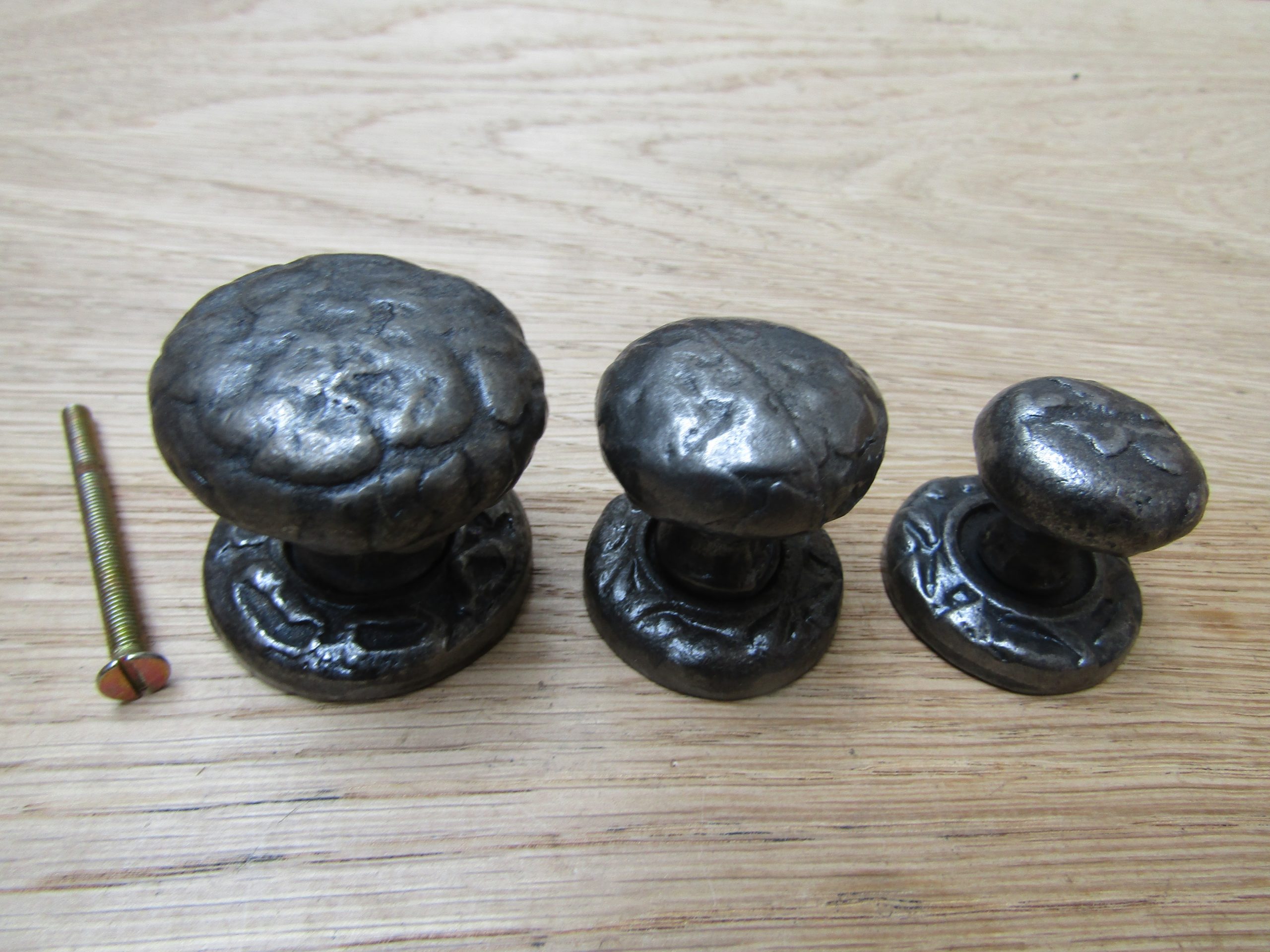 Wenlock Textured Cabinet Knob Antique Iron 25mm
